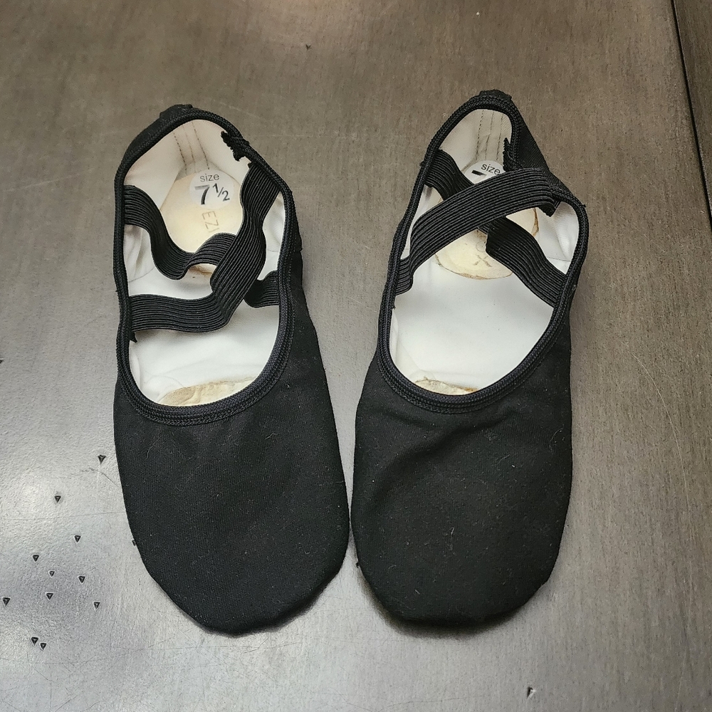 Capezio Womens Hanami Ballet Shoe Size 7.5